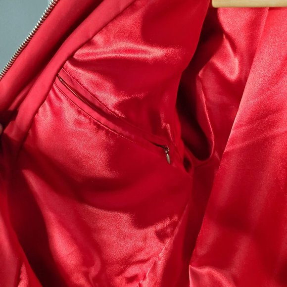 Old School Clothing Co. Red Puffer Coat with Detachable Faux Fur Collar, M - Picture 5 of 12